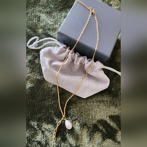 Slide Jewelry Stainless Steel Gold Necklace With Large Pearl Charm NIB - Picture 2 of 11